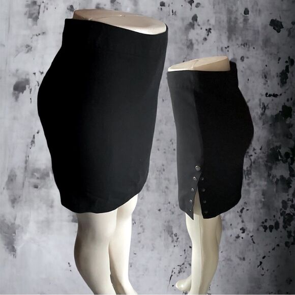 Love 21 by Forever 21 l Black l Pencil skirt l Functional Snaps l Lined l Zip -S - Picture 9 of 9